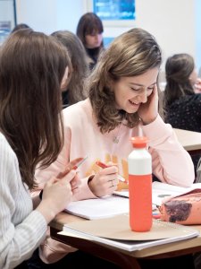 Leerling en docent examentraining Nederlands SSL